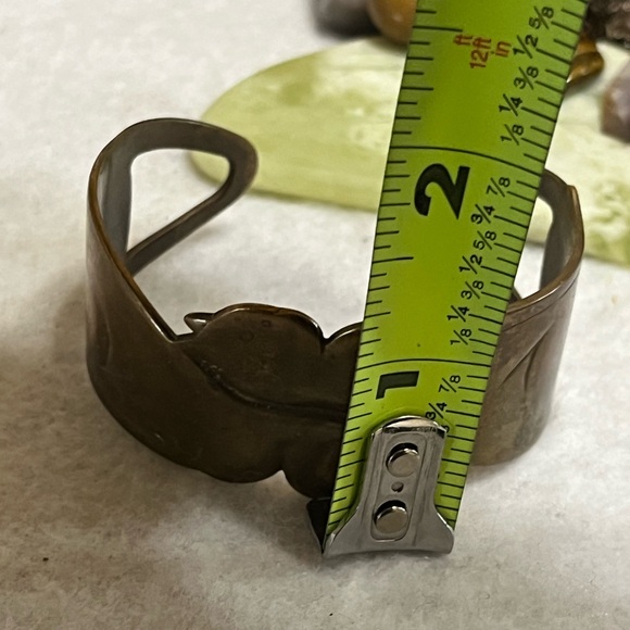 Back To Back Vintage Cat Cuff Bracelet - Picture 13 of 13